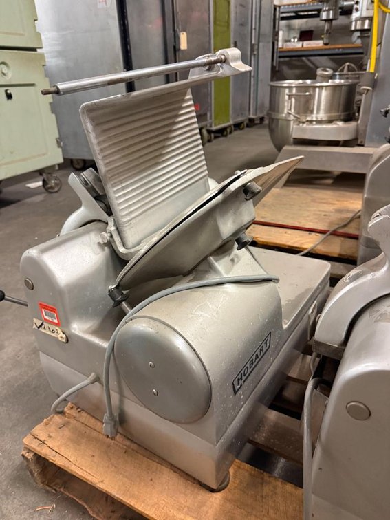 Hobart Model 1712-R Heavy-Duty Automatic Commercial Meat Slicer, 12in