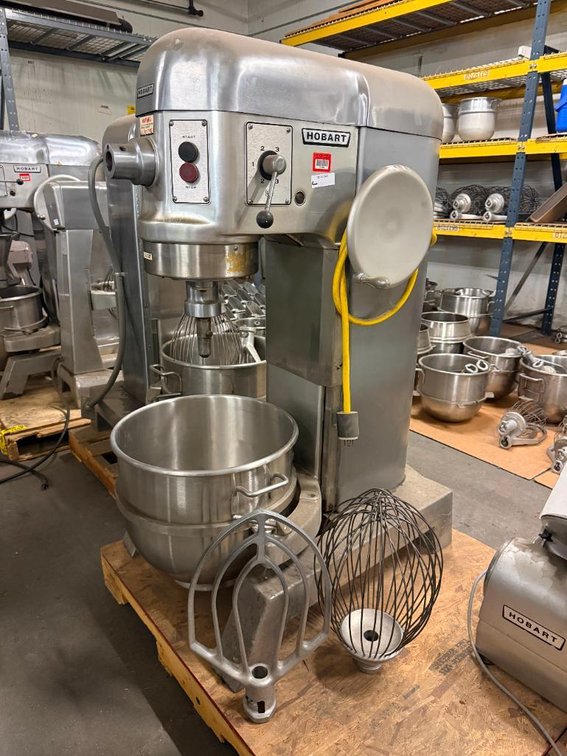 Hobart Model H-600 D Commercial 60-Quart Stand Mixer w/ Bowl, Whisk & Flat Beater, 3ph, 200v