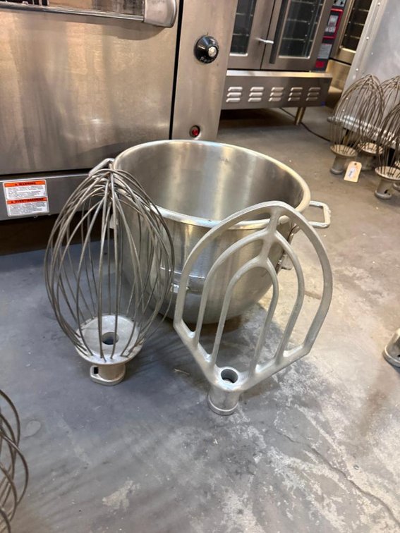 Hobart 40-Quart Stand Mixer Bowl, Whisk and Flat Beater