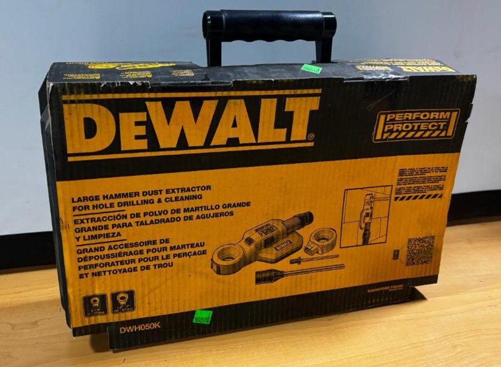New, DeWalt Large Hammer Dust Extractor in Hardcase, DWH050K