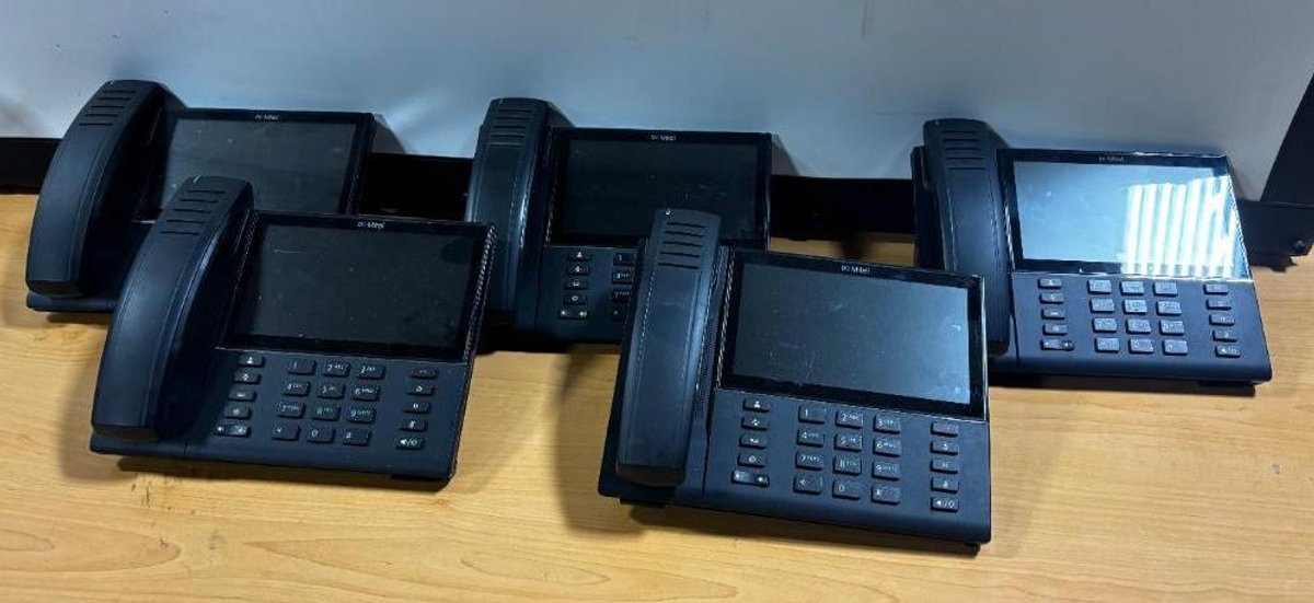 Lot of 5, MITEL MiVoice 6940 IP Phones, Executive Level VoIP Phones, Bluetooth, 7in Screen, Internet , Cordless Phones