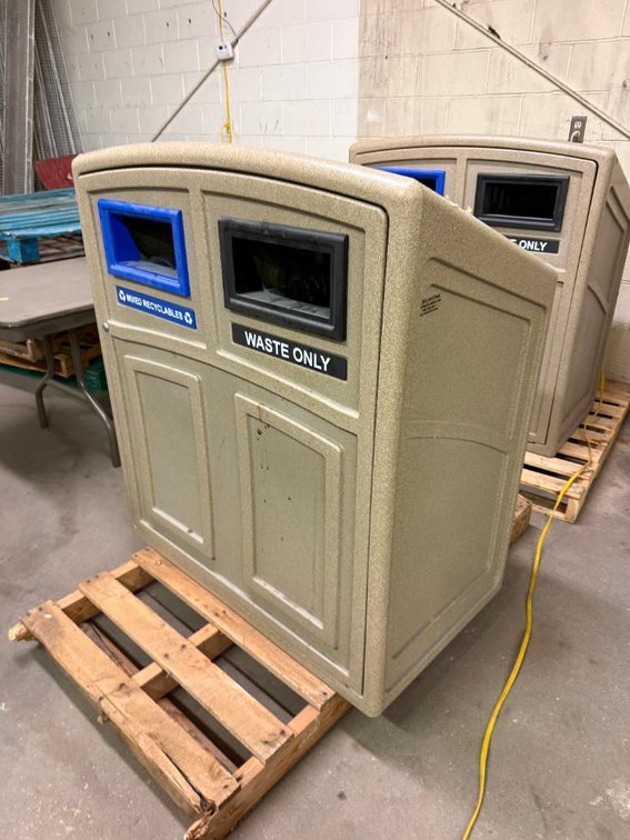 Busch Systems Park Grade Recycle and Waste Station