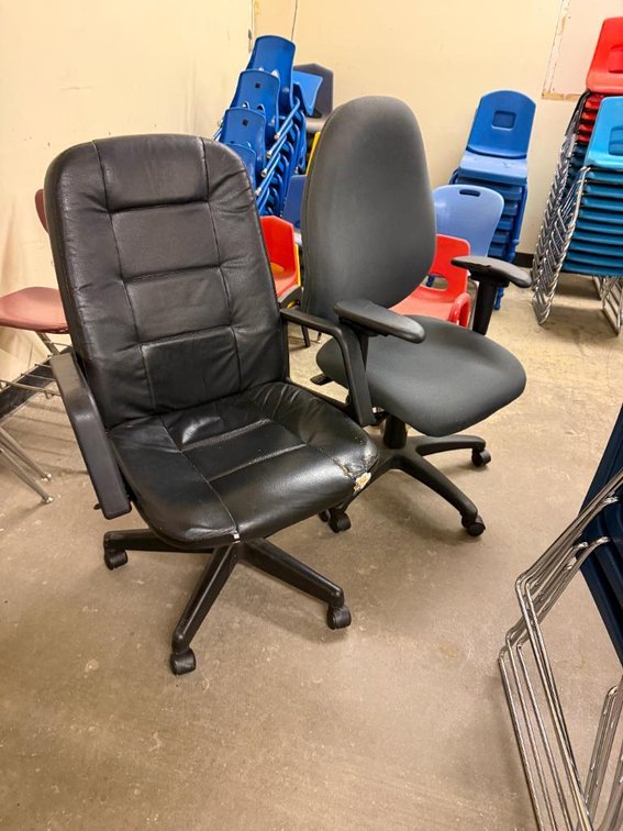 Lot of 2 Task Chairs
