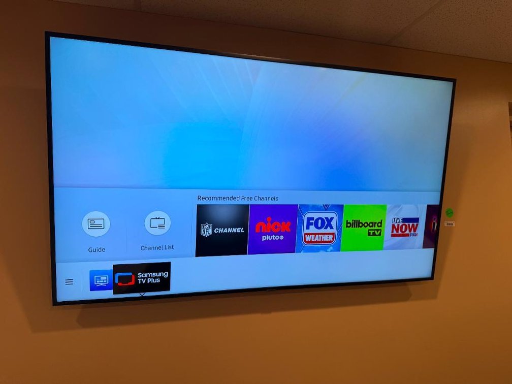Samsung 75in Smart 4K UHD TV  - Model UN75NU7100FXZA w/ Remote & Wall-Mount Bracket