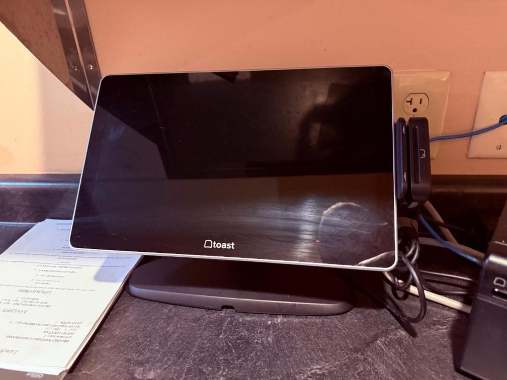 TOAST POS Equipment - FOH Monitor w/ Credit Card Swipe, New Cash Drawer, Printer, (6) Toast Go 3 Handhelds