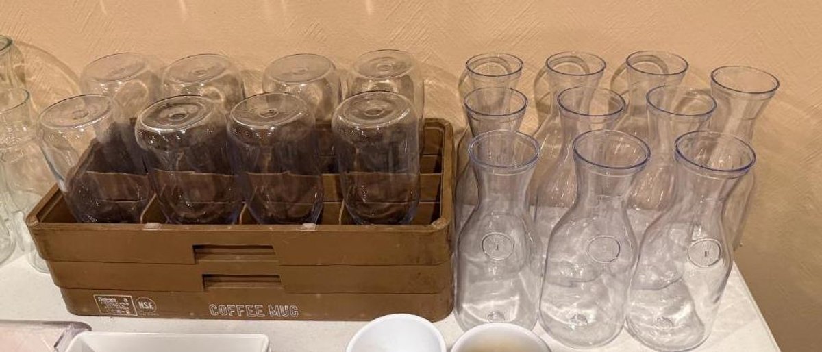 Plastic Carafes w/ Rack