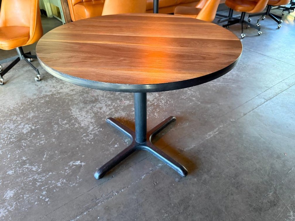 36in Round Laminate Top Cocktail Table