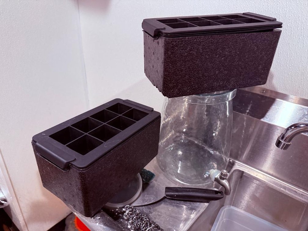 Pair of Insulated Crystal Clear Cocktail Ice Maker Freezer Trays/Containers
