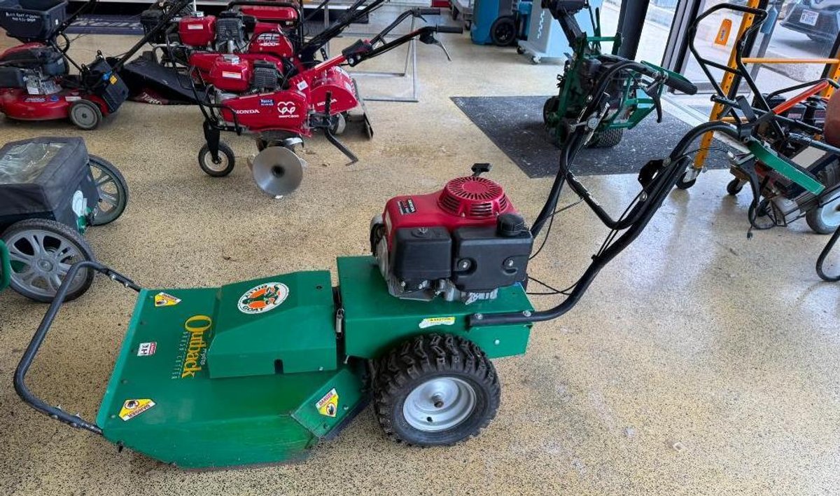 Billy Goat Outback Hydro Brush Cutter w/ Honda GXV 390 Engine, Model: BC2600HH