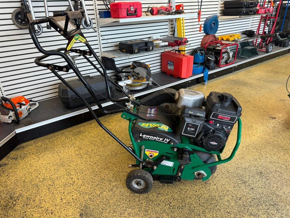 Ryan Lawnaire IV Walk-Behind Aerator, Easy-Steer, Briggs & Stratton 900 Series Gas Engine