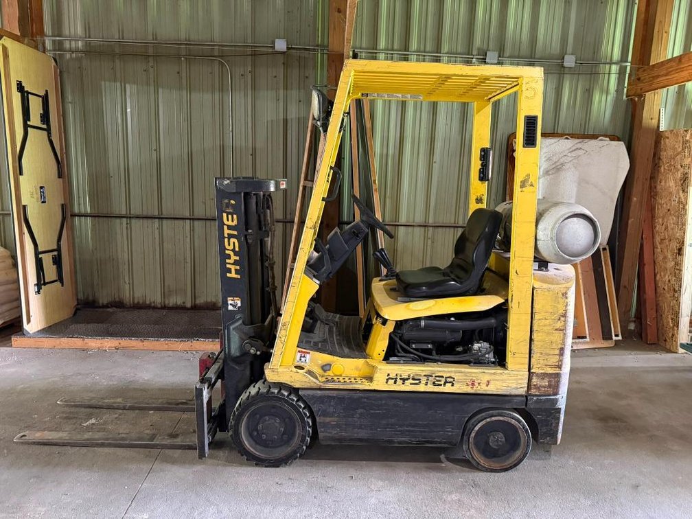 Hyster 40 - LP Warehouse Forklift Model: S40XMS , SN: D010H03457B(Needs New Battery), 3,900lb Capacity