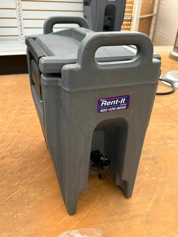 Cambro UC250 Camtainer Insulated Beverage Carrier / Dispenser, 2-3/4 Gallon Drink Dispenser