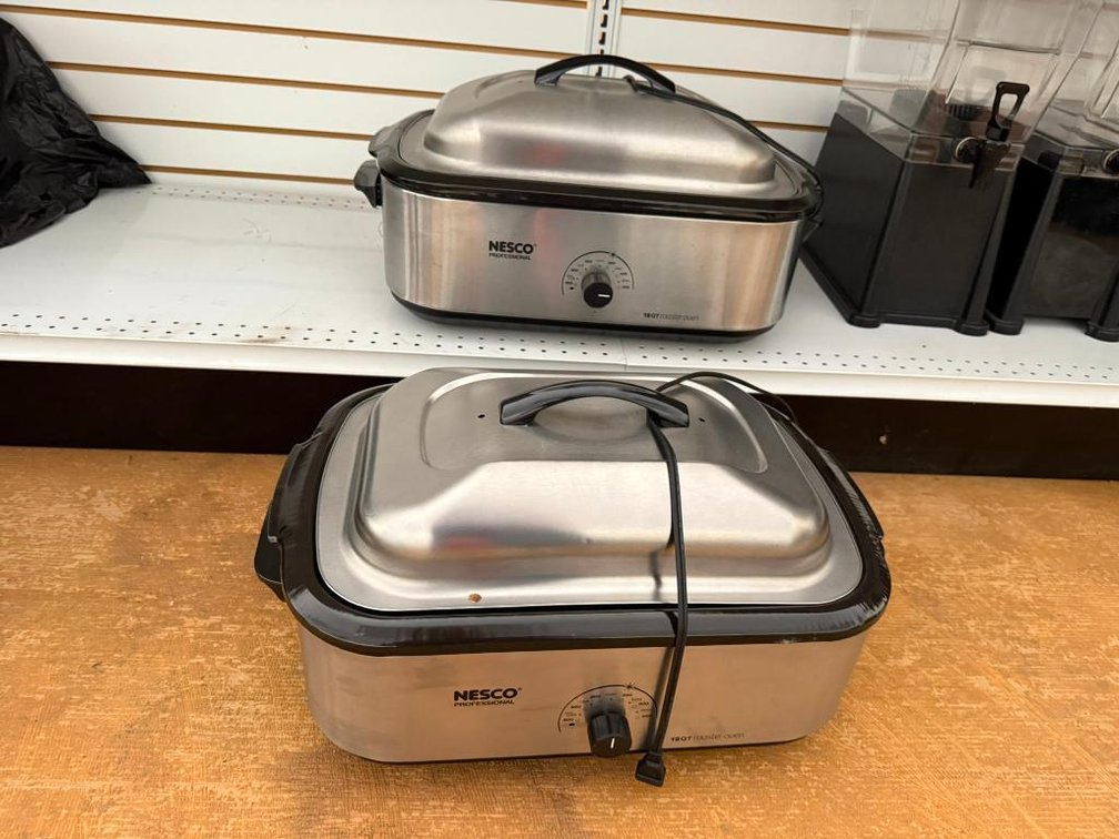 Lot of 2, Nesco 18 Quart Roaster Oven The Metal Ware Corp. Roaster Oven Model 4818-25 