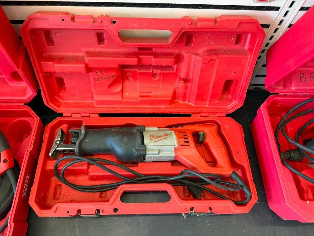 Milwaukee Sawzall Reciprocating Saw Cat. No. 6509-31