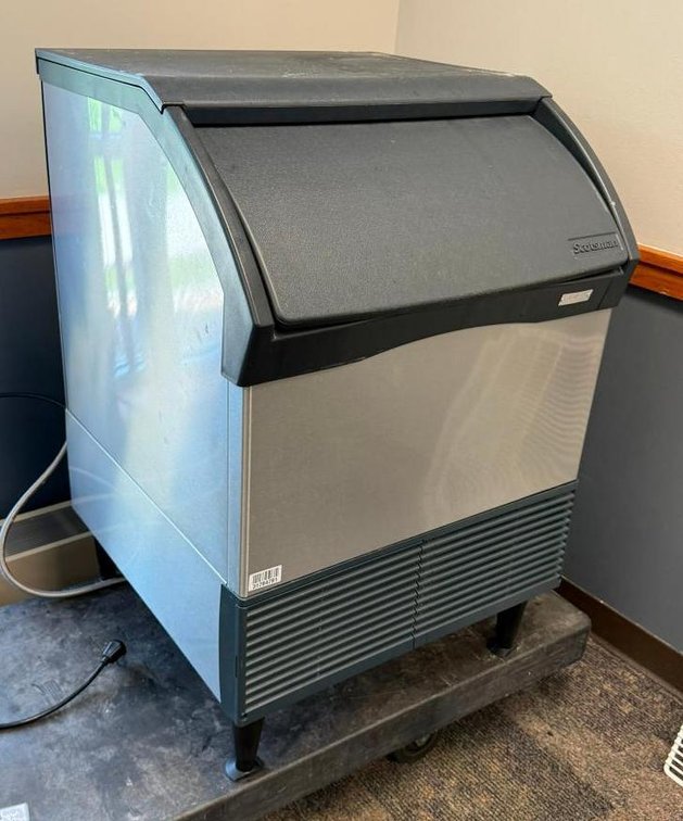 Scotsman CU2026SA-1E Air Cooled Undercounter Small Cube Ice Machine, 227lb