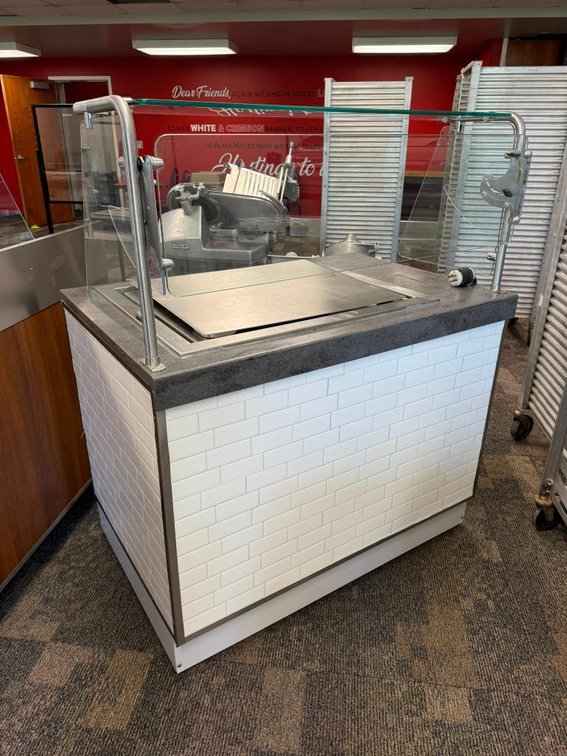 Duke ADI-2HC / DC-TST-46PG, 2-Pan, 2-Well, Hot and Cold Food Buffet - Mobile Base, Sneeze Guard