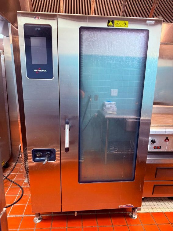 Alto-Shaam CTP20-20G Pro Prodigi Pro Natural Gas 20 Pan Full-Size Combi Oven, 120v, 1ph w/ 2, 20-Pan Roll-In Racks