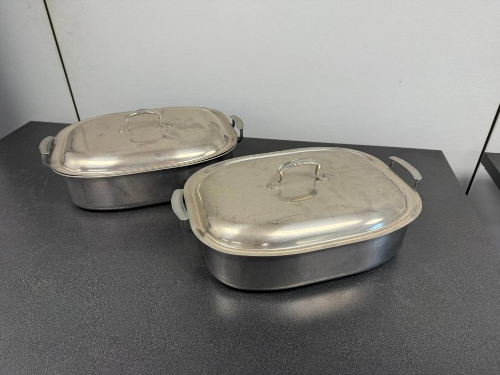 Lot of 2, Vollrath 49431 Miramar Display Cookware 7 Qt. French Oven with Lids