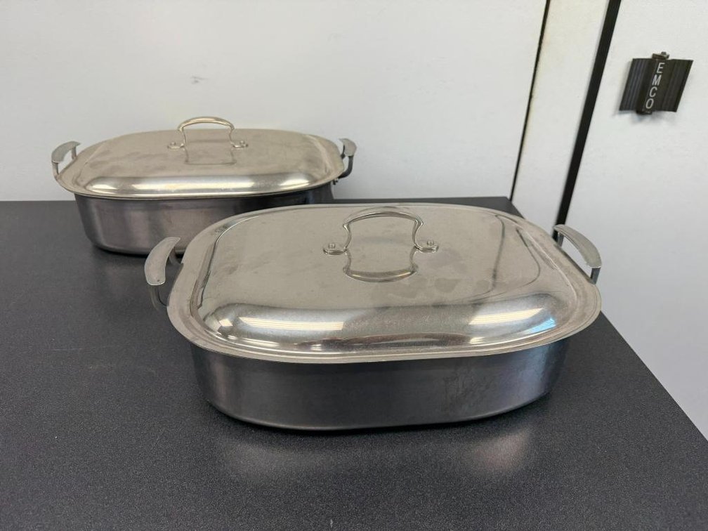 Lot of 2, Vollrath 49431 Miramar Display Cookware 7 Qt. French Oven with Lids