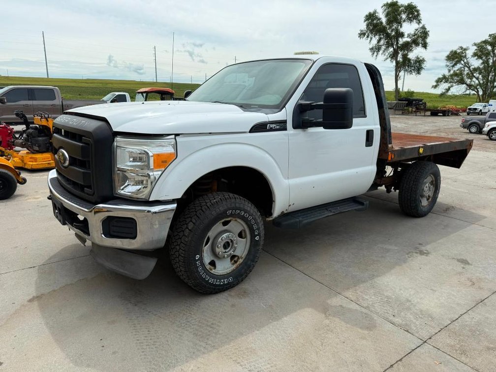 2011 Ford F-250 Super Duty, Flatbed, 6.2L Gas, V8, 4WD, 162,987 Miles, RUNS, VIN# 1FTBF2B69BEC24751, 