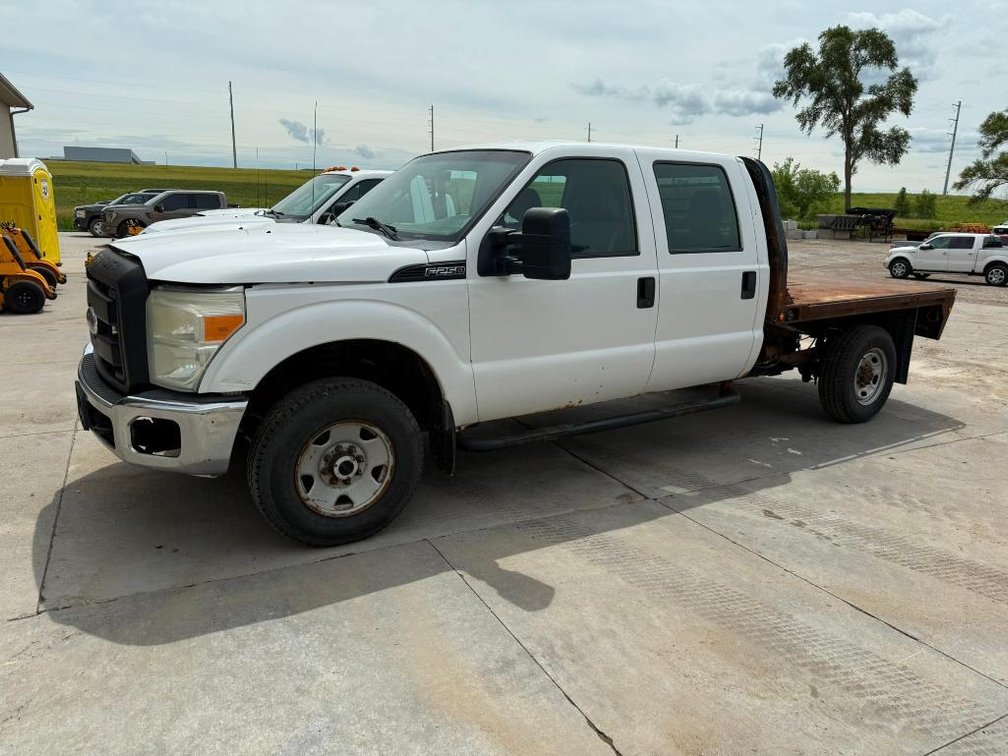 2011 Ford F-250 Super Duty, Gas, V8, 6.2L, 4WD, Flatbed, 300,785 Miles, RUNS