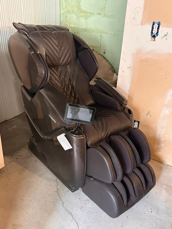 Cozzia CZ-641 Massage Chair w/ Orig. Receipts & Manuals, Paid $5,745.88 @ NFM