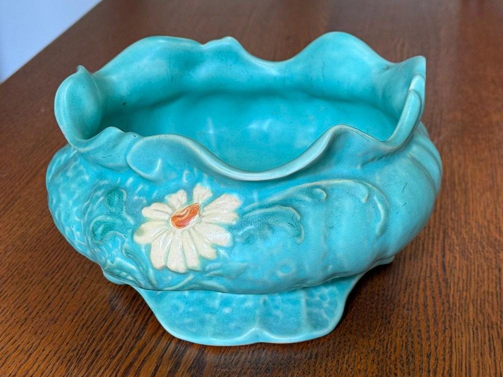Vintage Weller Loru Pottery no. 14, Since 1872 Pottery Vase / Planter / Jardiniere, c. 1930's