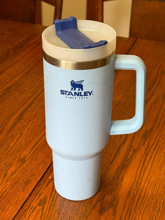 Stanley Cornflower Gloss Blue 40oz Tumbler w/ Lid, Missing Straw