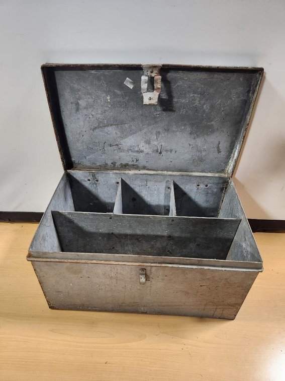 Tin Toolbox w/ Compartments