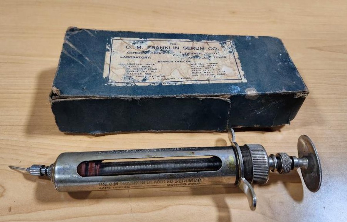 O.M Franklin Derum Co. Syringe w/ Orig. Box, Lists Many US Cities and Towns