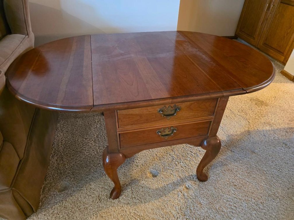 1960s Thomasville Queen Ann Style Drop Leaf Table