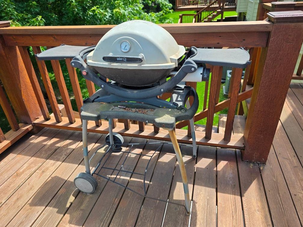 Weber Q200 Portable Gas Grill w/ Stand