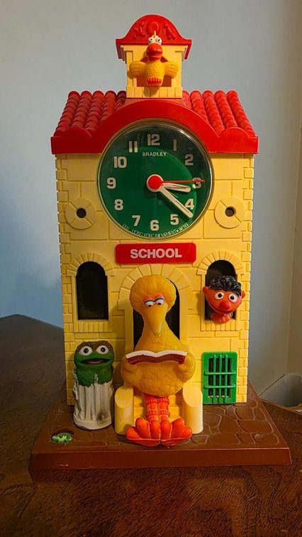 Vintage 1978 Sesame Street Big Bird Schoolhouse Talking Alarm Clock