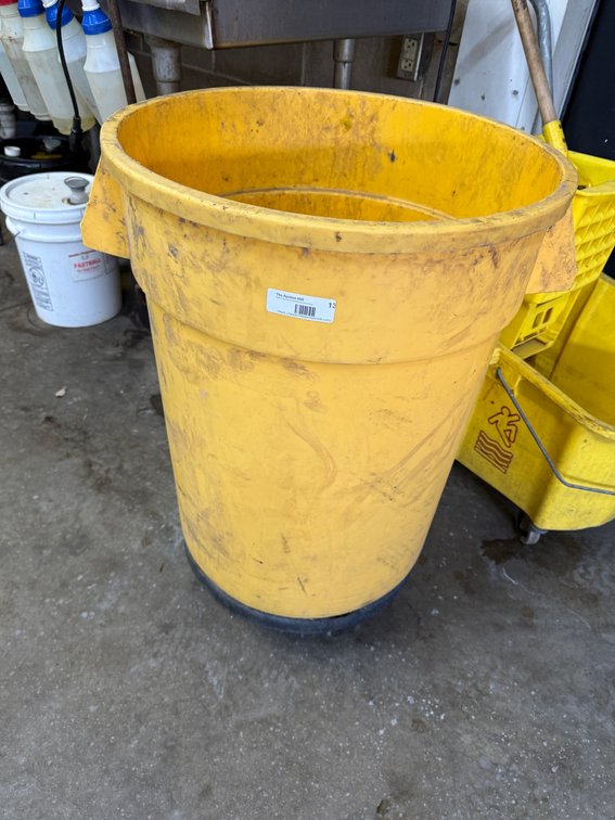 HD Trash Can on Dolly