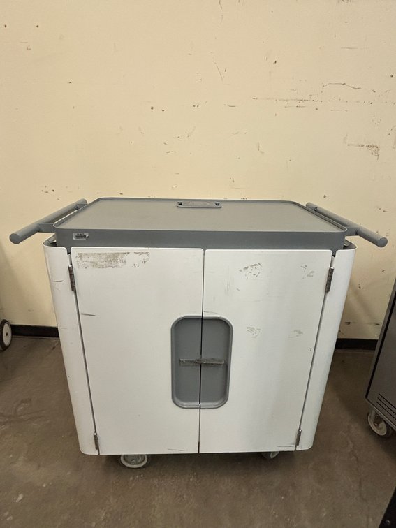 Bretford Laptop / Tablet Charging Cart