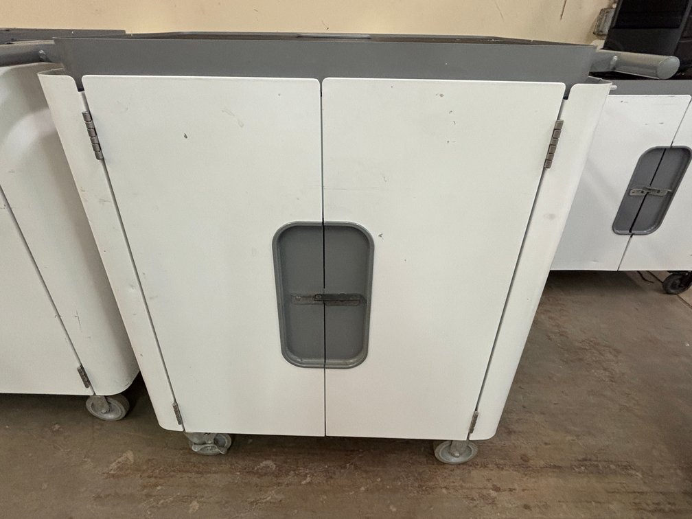 Bretford Laptop / Tablet Charging Cart