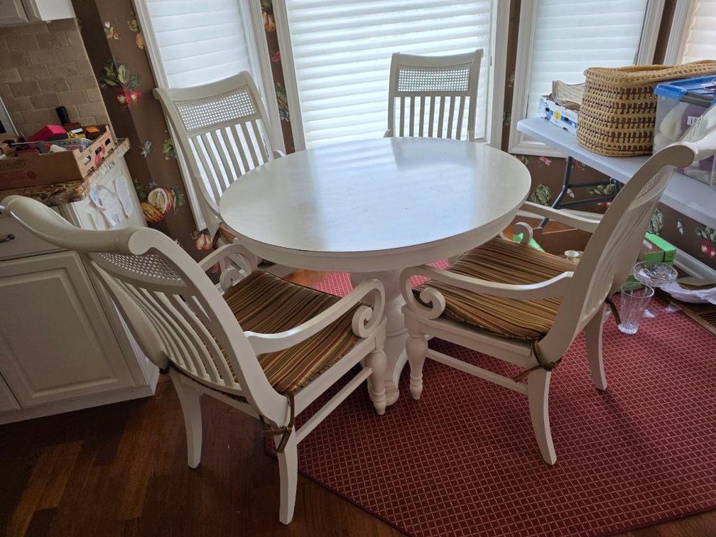 Markor Solid Wood Round Dining Table & Chairs