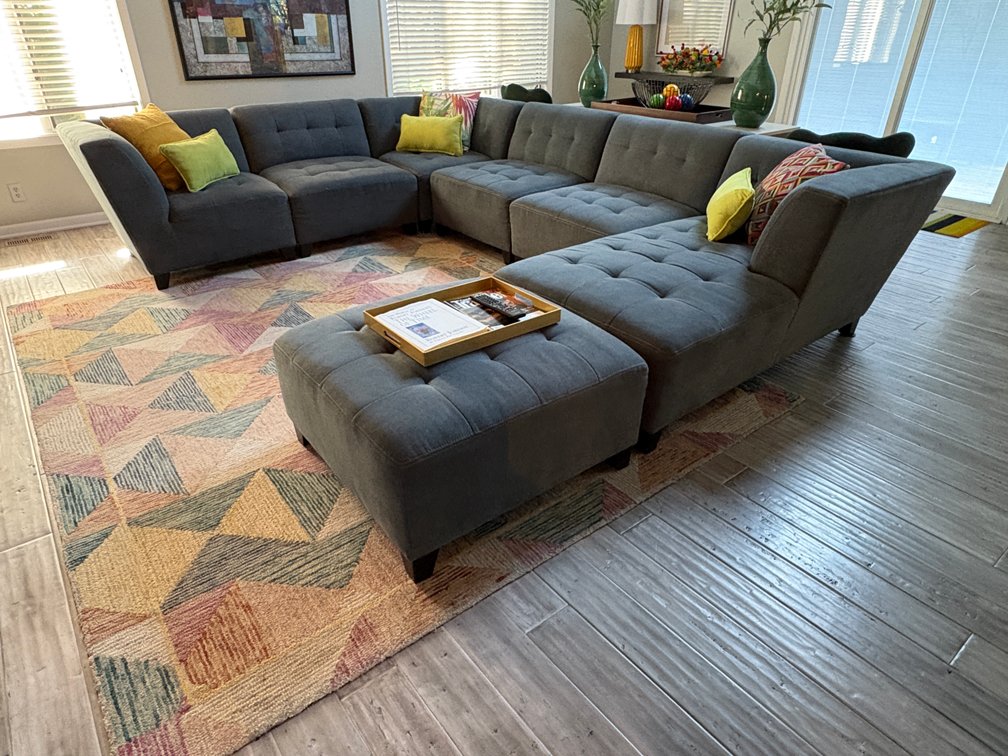 Modern Style Modular Sectional Couch w/ Deisgner Pillows and Ottoman w/ Tray