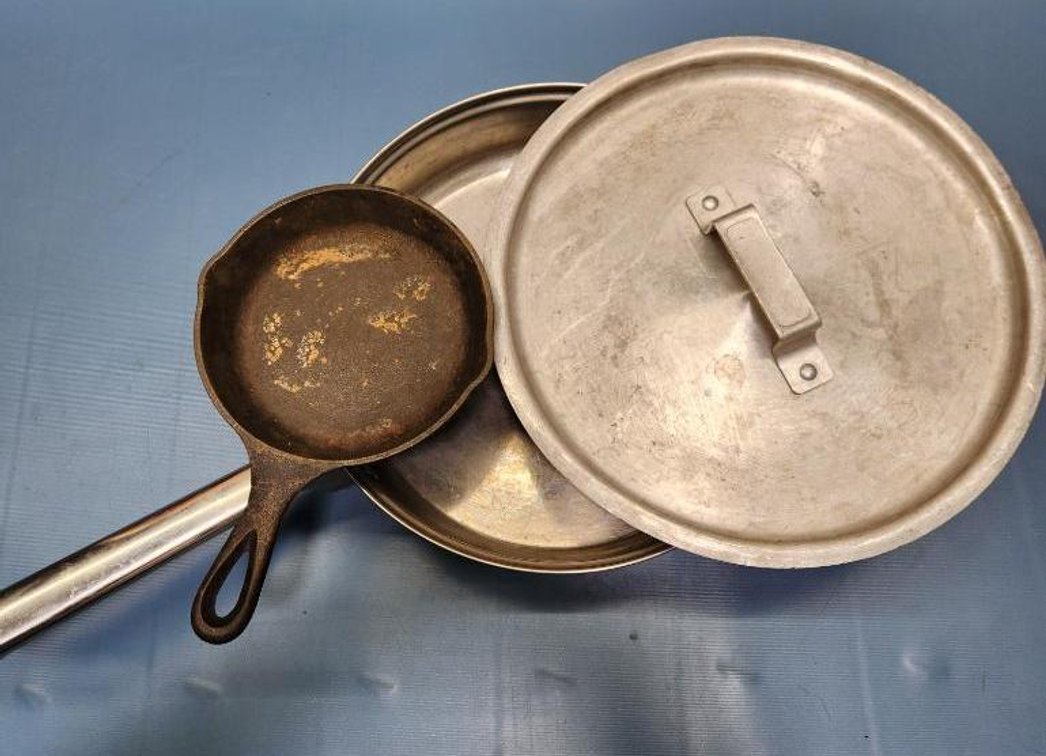 5Qt Commercial Fry Pan w/ Lid/Cover and Small Cast Iron Fry Pan Skillets