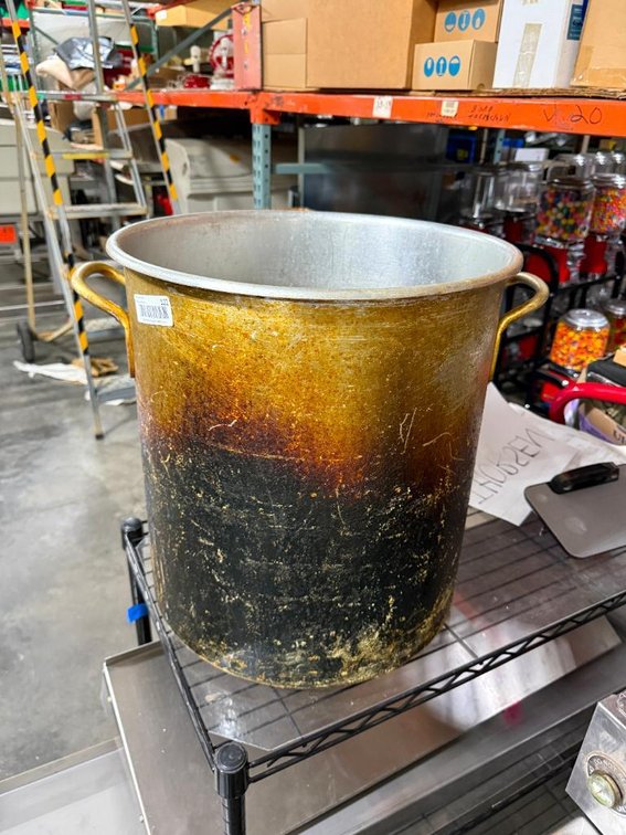 60 Quart NSF Stock Pot w/ False Bottom Steam Pan on Bottom Inside