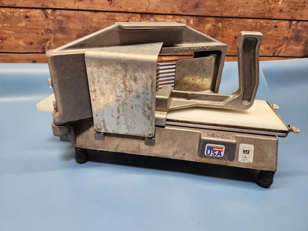 NEMCO Manual Tomato / Soft Vegetable Slicer