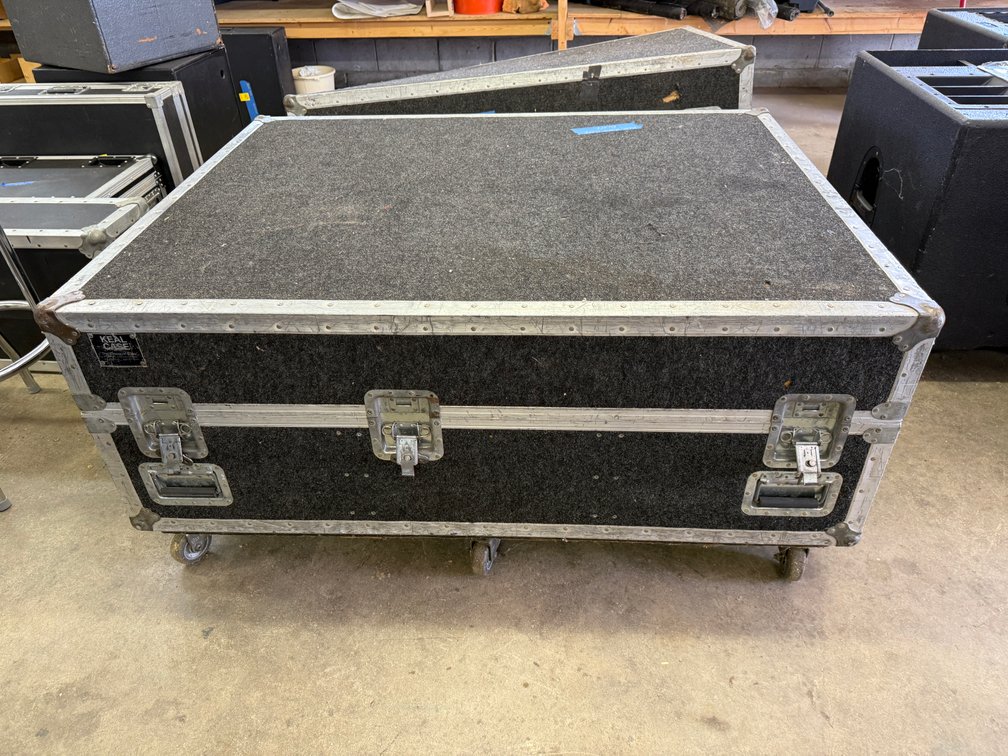 KEAL HES-02 Large Equipment / Road Flight Case, 55in x 43in x 25in