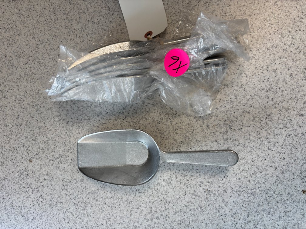 Lot of 6 New Aluminum Scoops