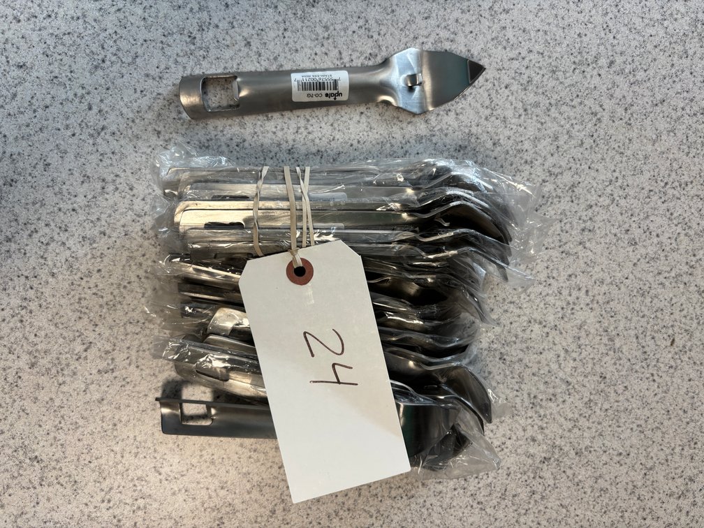 Lot of 24 New Can Openers, Update CO-7G