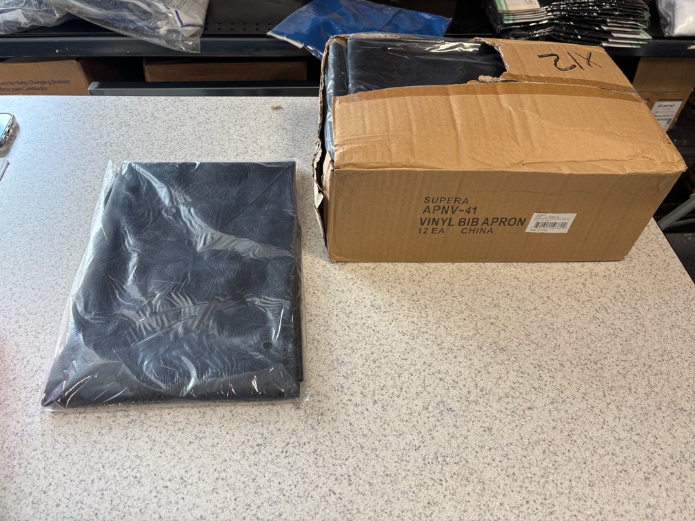 New Case of 12, Supera APNV-41 Vinyl Bib Aprons       