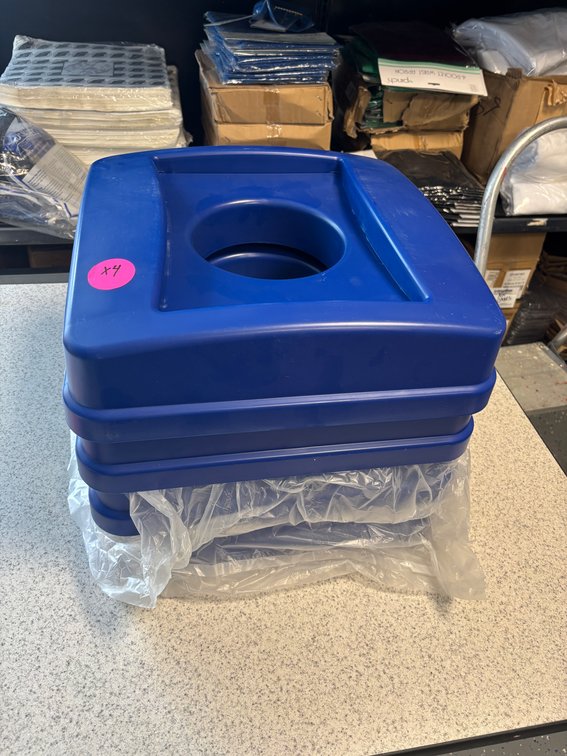 Lot of 4, Carlisle 343525CH Centurian Swing Top Lid for 23 Gal. Container