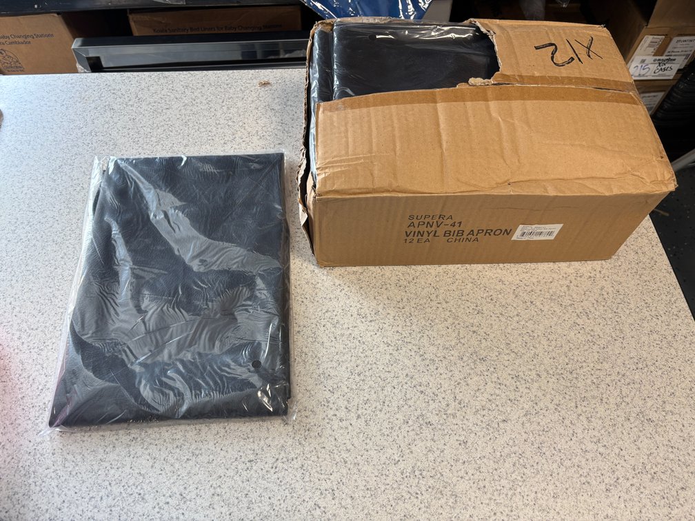 New Case of 12, Supera APNV-41 Vinyl Bib Aprons       
