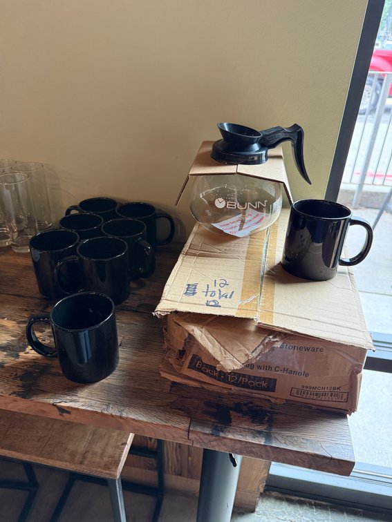 19 Acopa Coffee Mugs, Bunn Coffee Carafe 
