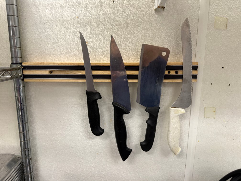 Kitchen Knives and Magnetic Knife Holder
