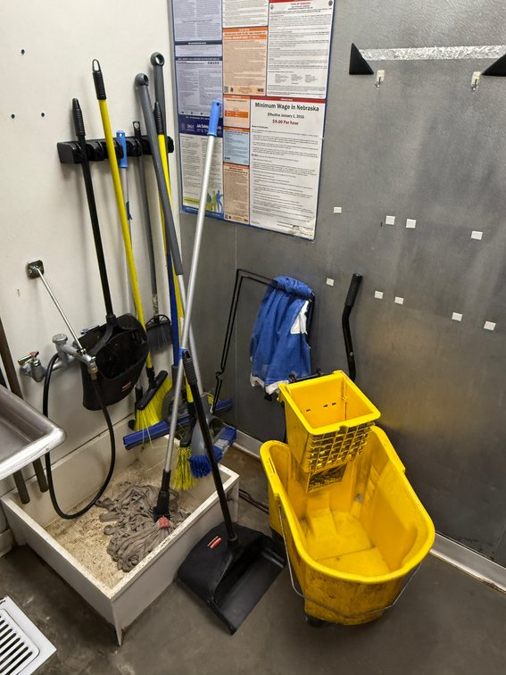Janitorial Supply Lot, Mop Bucket, Dust Pan, Mops, Brooms, Etc.
